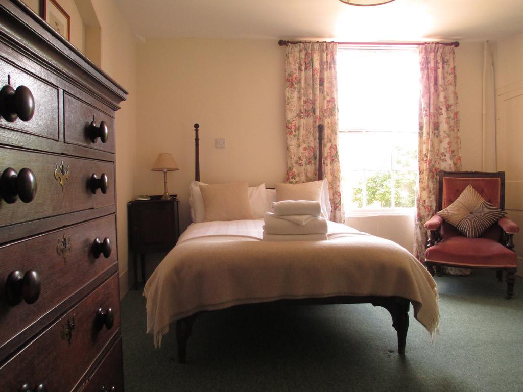 Bed and Breakfast Old Manor House Shepperton Zimmer foto
