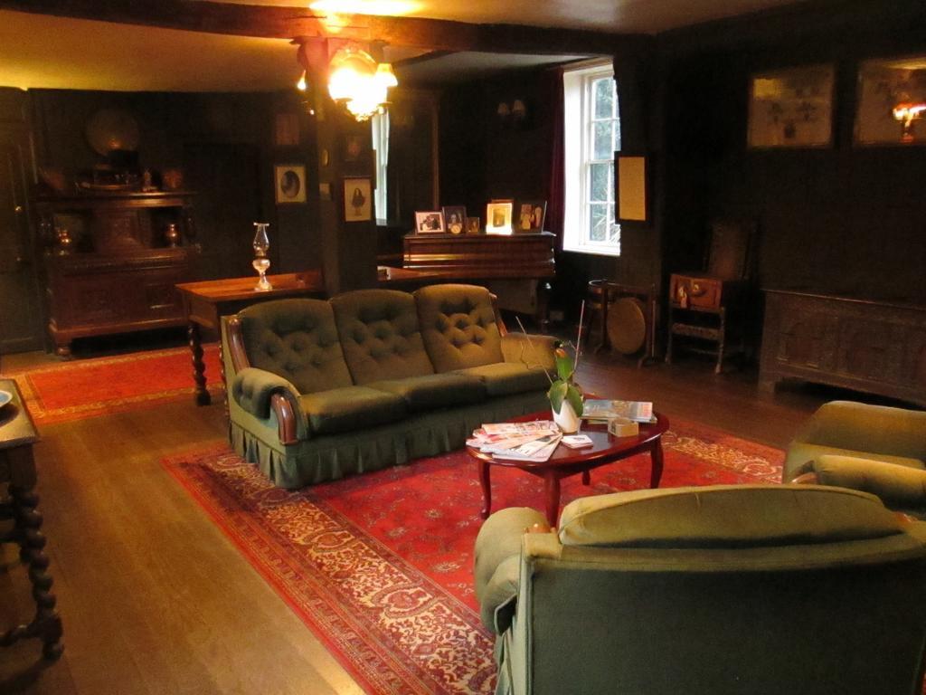 Bed and Breakfast Old Manor House Shepperton Exterior foto