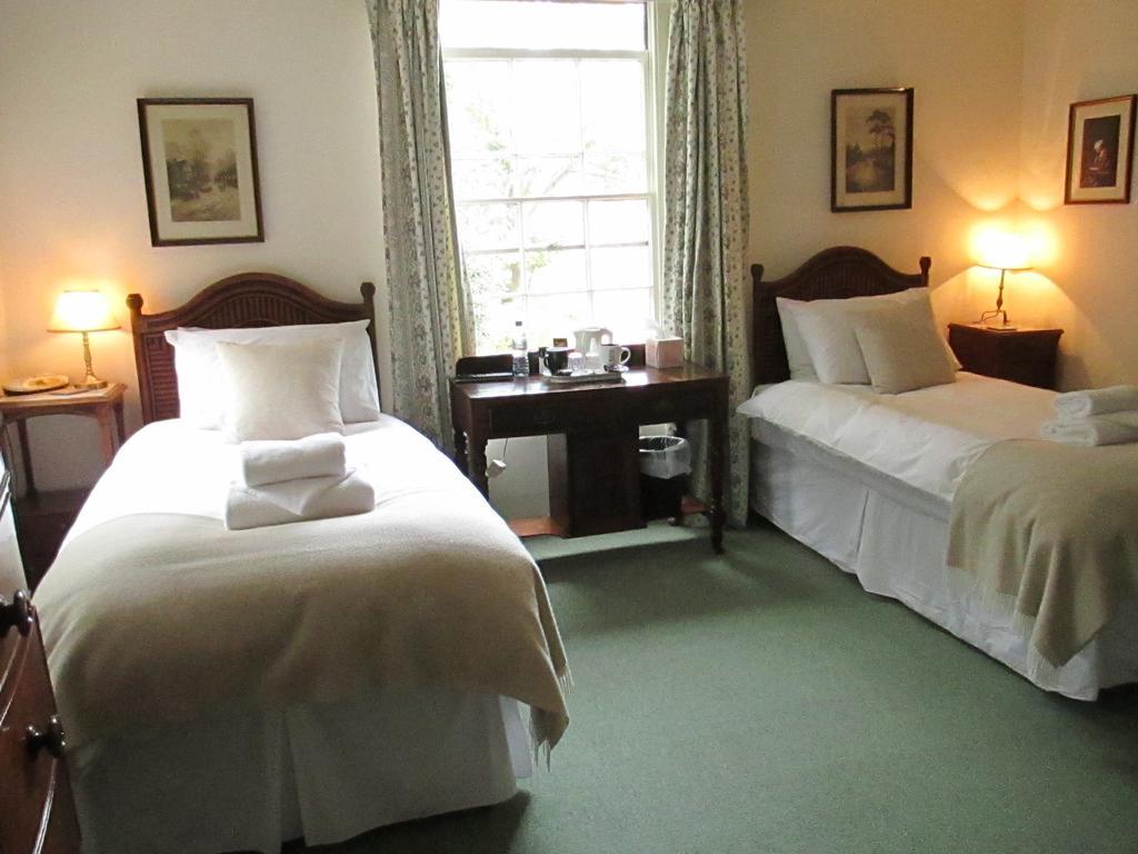 Bed and Breakfast Old Manor House Shepperton Exterior foto