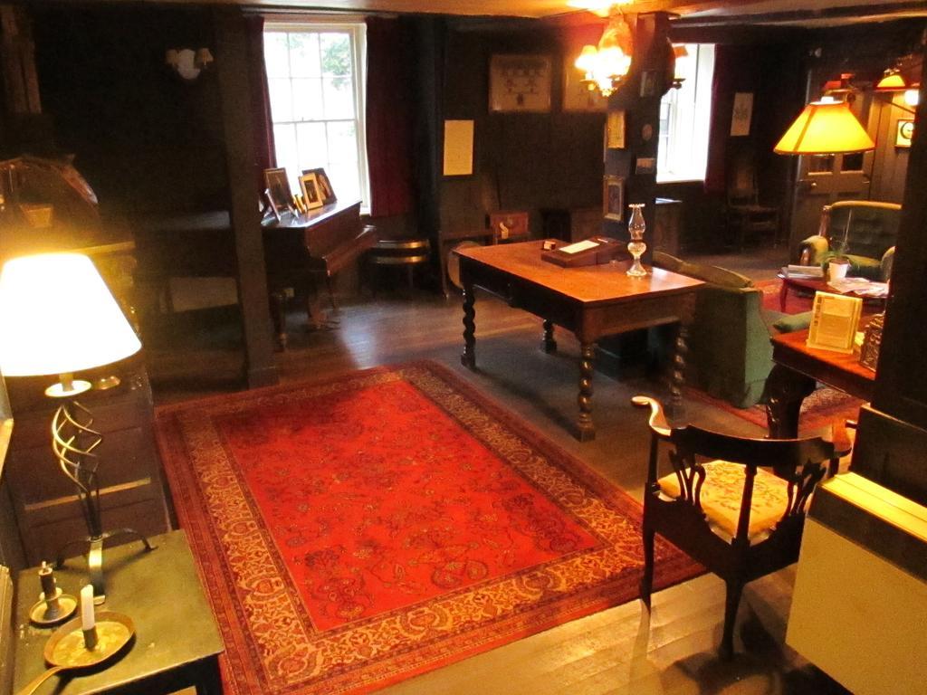Bed and Breakfast Old Manor House Shepperton Exterior foto