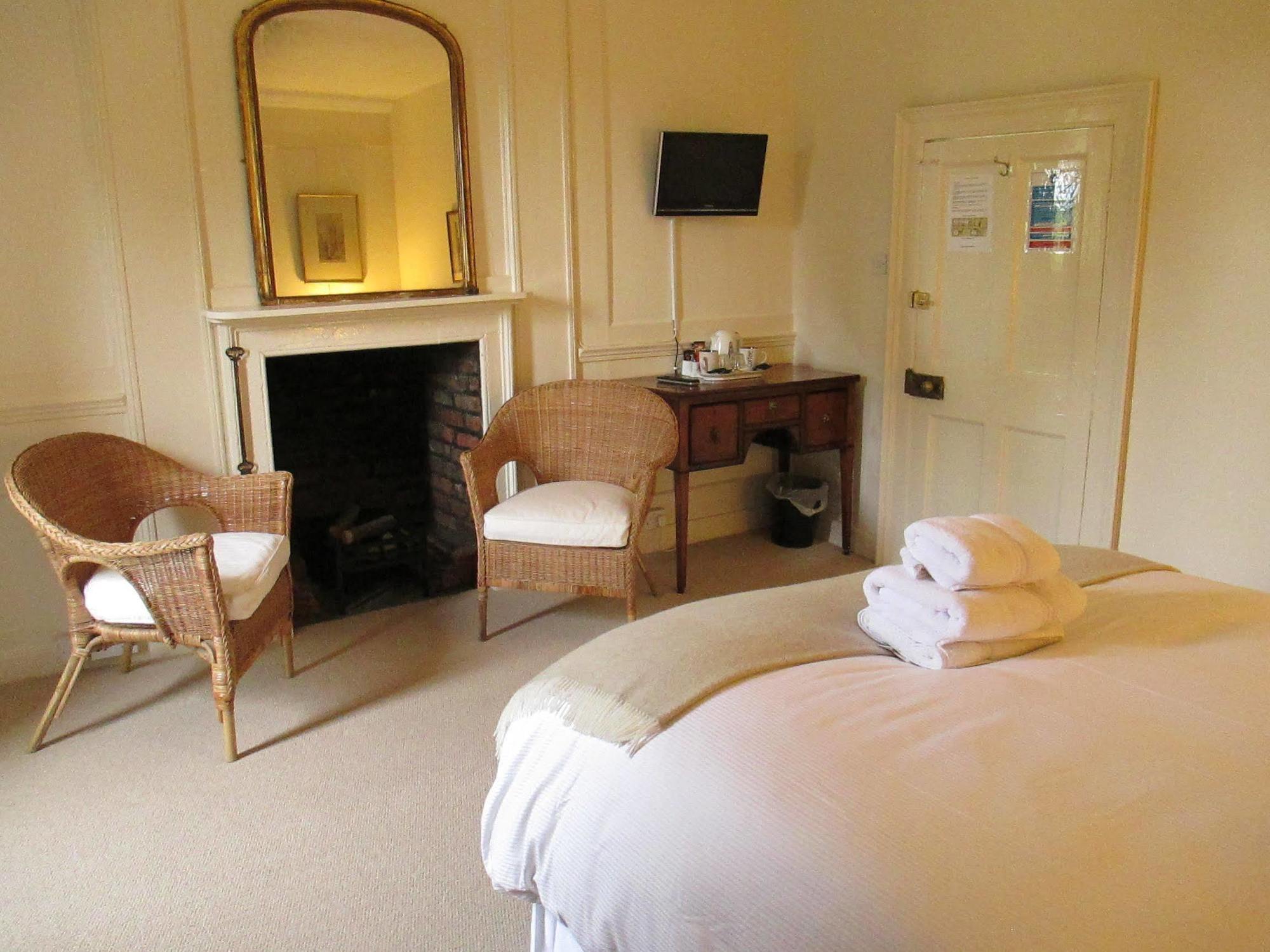 Bed and Breakfast Old Manor House Shepperton Exterior foto
